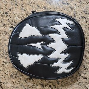 Love Pain & Stitches Scared Cat Crossbody